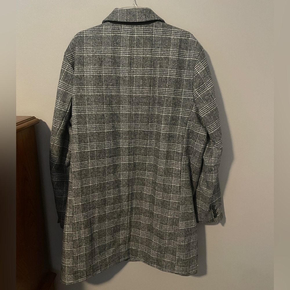 American Eagle Outfitters Men's Black and White Checkered Trench Coat - Picture 3 of 3